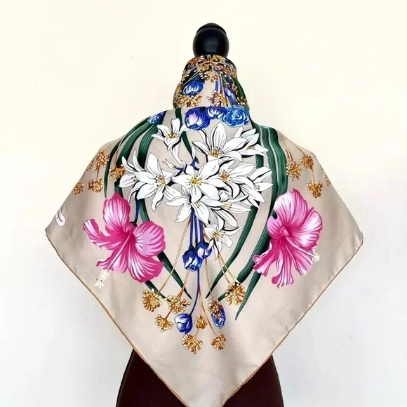 New Salvatore Ferragamo Unisex Scarf Floral Garden Flower Beige Pink Silk Wrap - Picture 8 of 9